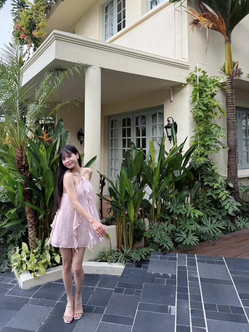 Ảnh Kiều Anh thời trang sành điệu trong mọi góc