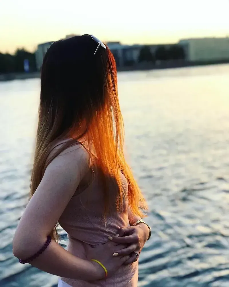 Gái đẹp xinh mang vẻ ngoài hoàn hảo, nét mặt tươi tắn luôn thu hút sự chú ý
