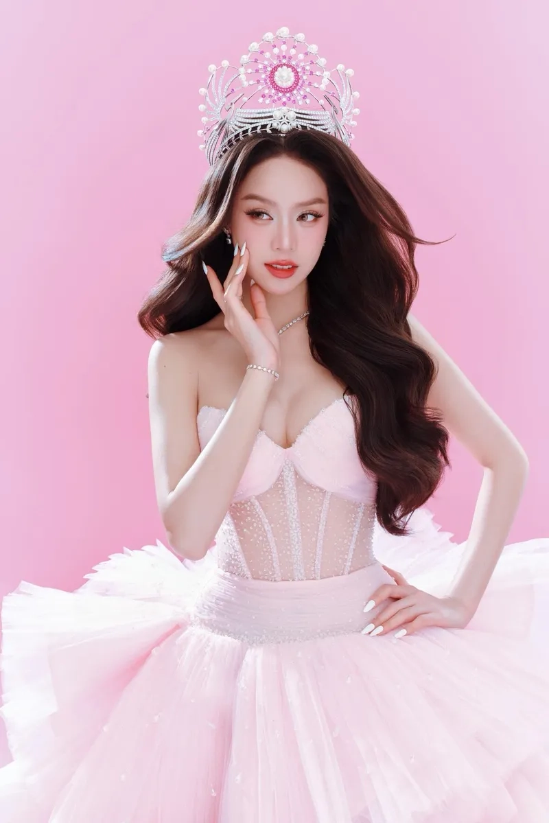 Huỳnh Thị Thanh Thủy Miss International là niềm tự hào Việt Nam