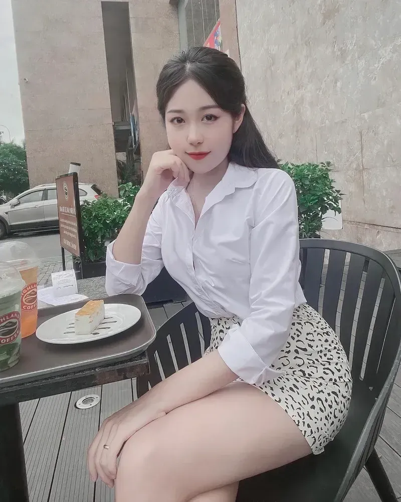 Gái xinh 1 TikTok luôn là tâm điểm thu hút với những khoảnh khắc đầy lôi cuốn.