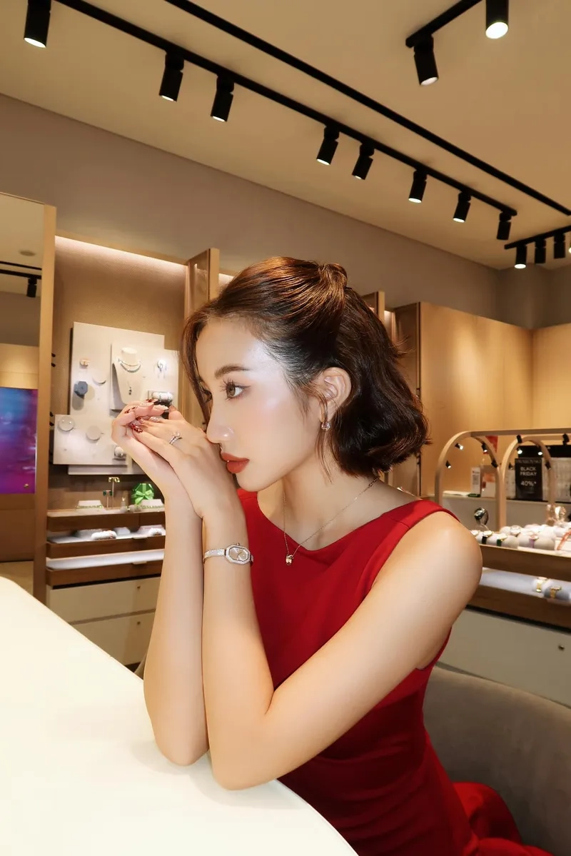 Khám phá đời thường qua Lê Thị Khánh Huyền vlog chân thực