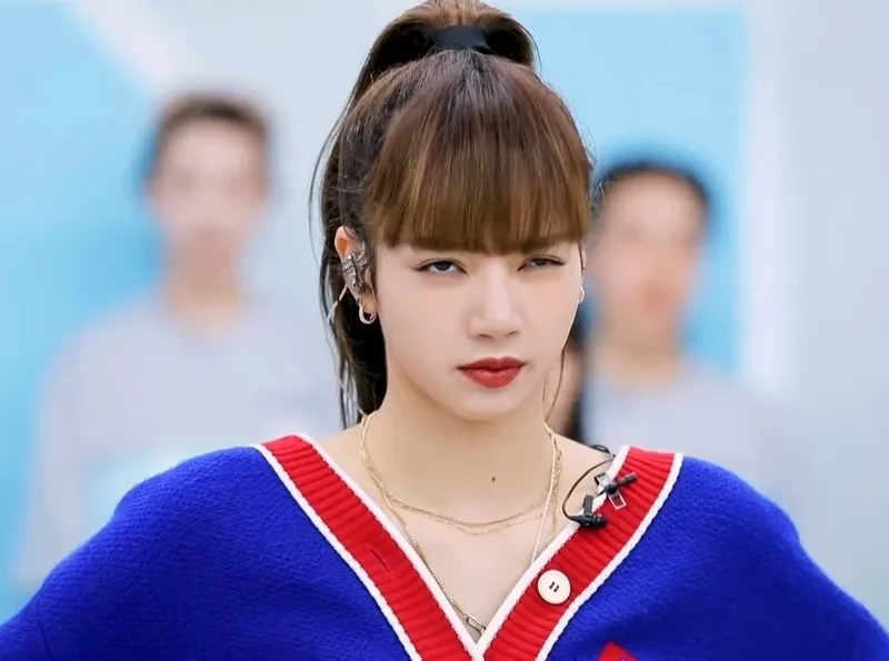 Lisa blackpink meme dễ thương, không thể rời mắt.
