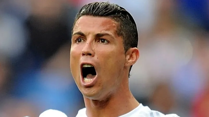 Meme Messi vs Ronaldo khiến người hâm mộ tranh luận không ngừng vì quá hài hước.