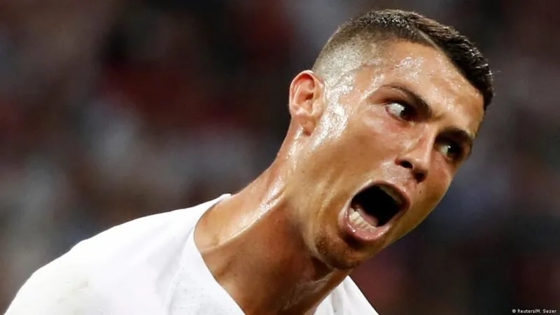 Ronaldo hun Messi meme đem lại những khoảnh khắc gây sốt và bất ngờ cho fan.