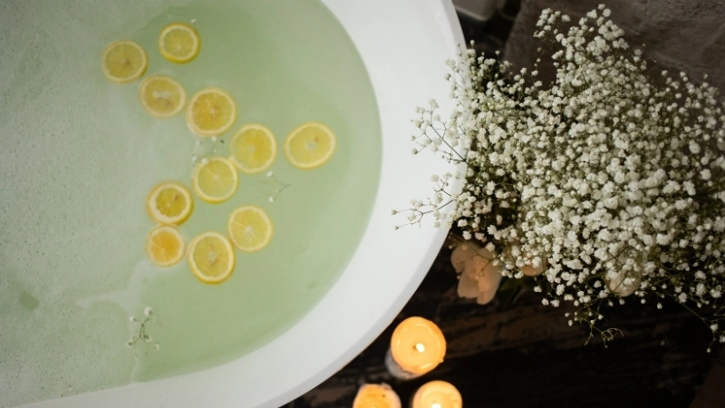 Tắm nước chanh để loại bỏ vận xui