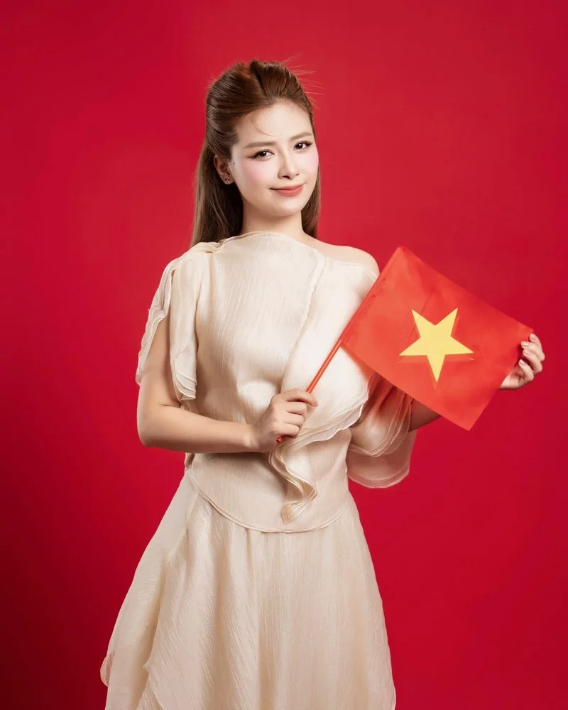 Thưởng thức bản hit Dương Hoàng Yến Chị đẹp đạp gió đình đám