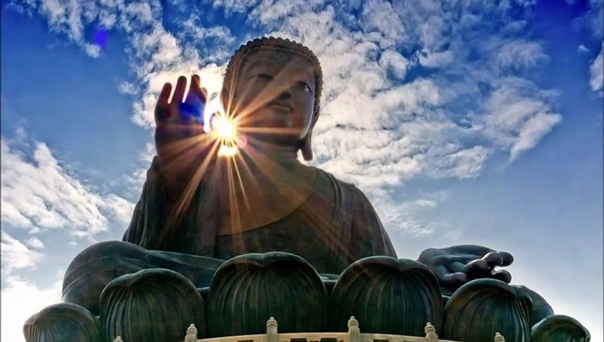 Tướng người có duyên với Phật thường toát lên vẻ hiền hòa và an nhiên.